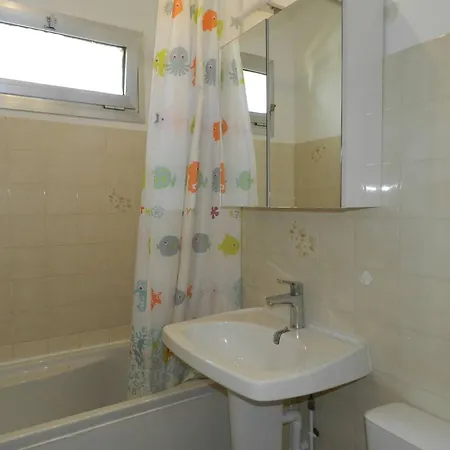 Διαμέρισμα 2 Pieces Avec Terrasse Et Parking Au Lavandou - Fr-1-251-894 *