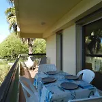 2 Pieces Avec Terrasse Et Parking Au Lavandou - Fr-1-251-894 Lägenhet *