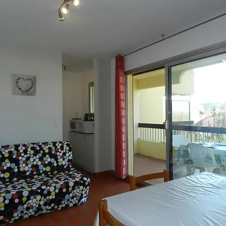 2 Pieces Avec Terrasse Et Parking Au Lavandou - Fr-1-251-894 Le Lavandou