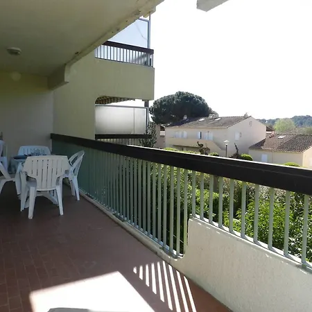 Apartment 2 Pieces Avec Terrasse Et Parking Au Lavandou - Fr-1-251-894 *