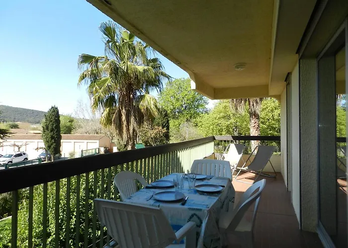 Apartment 2 Pieces Avec Terrasse Et Parking Au Lavandou - Fr-1-251-894 Le Lavandou