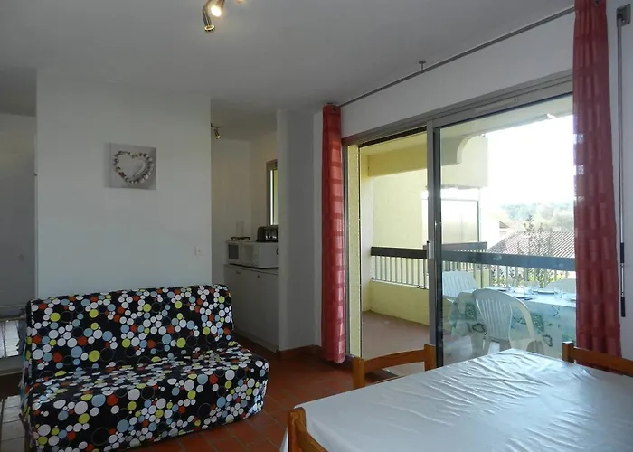 2 Pieces Avec Terrasse Et Parking Au Lavandou - Fr-1-251-894 Le Lavandou