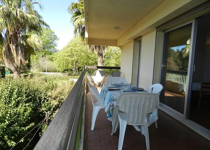 2 Pieces Avec Terrasse Et Parking Au Lavandou - Fr-1-251-894 * Le Lavandou