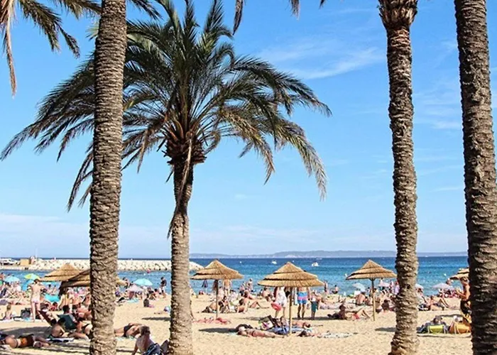 2 Pieces Avec Terrasse Et Parking Au Lavandou - Fr-1-251-894 Lägenhet *